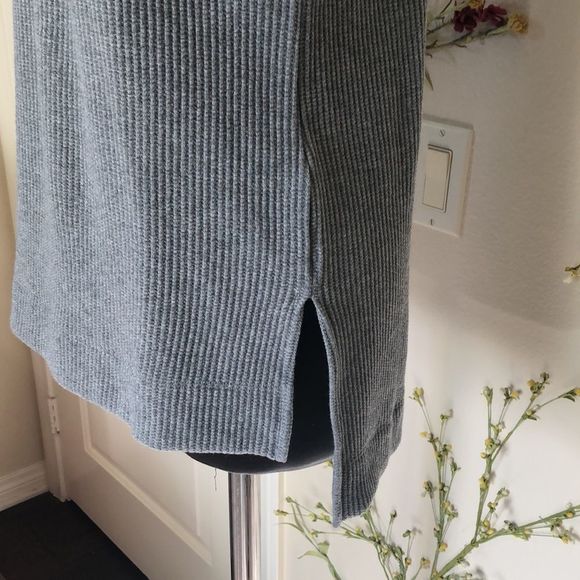 Theory Ailer St Top NWT - Picture 4 of 6